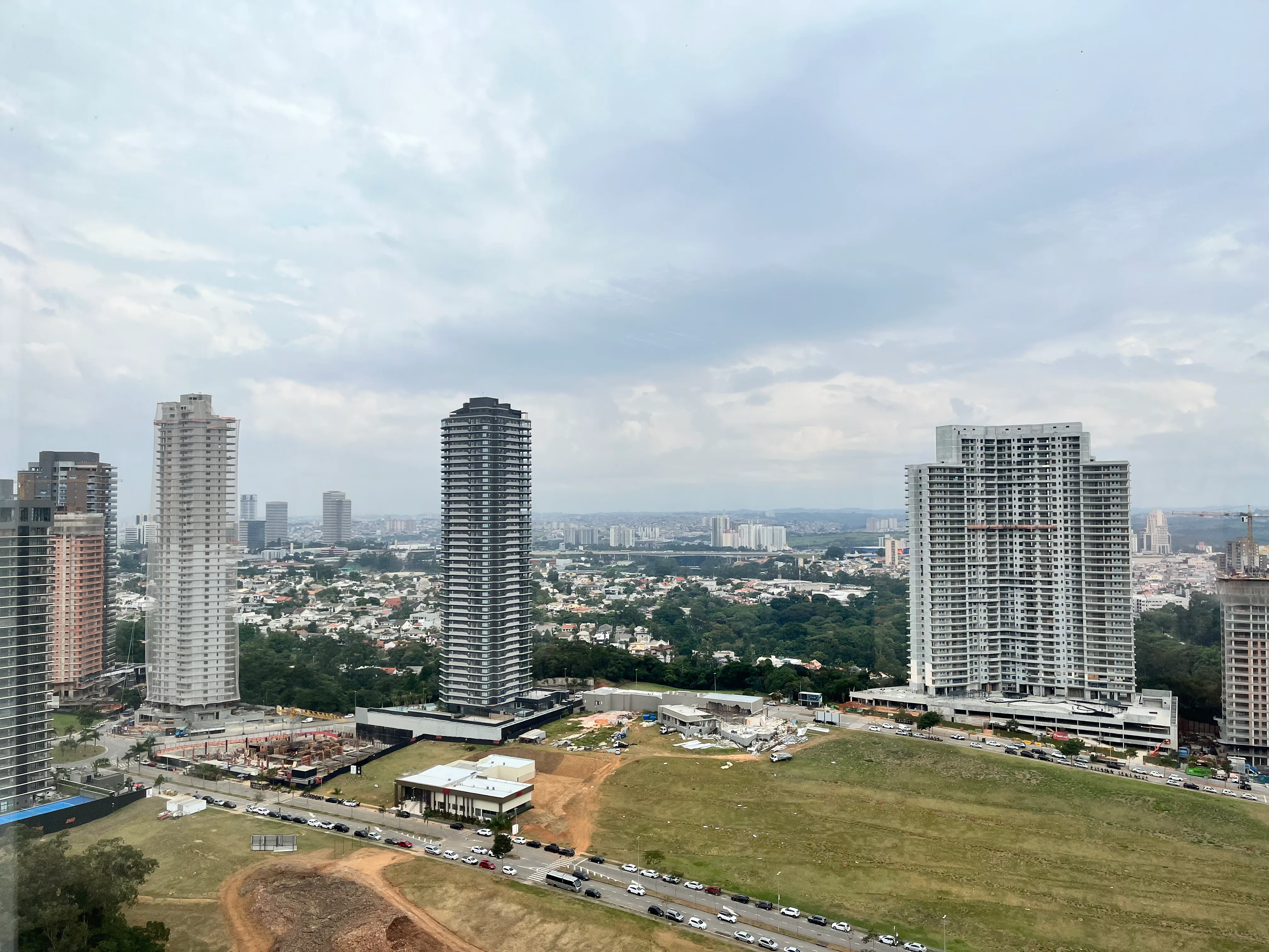 Vista panorâmica de Alphaville do 29º andar do Edifício Brascan